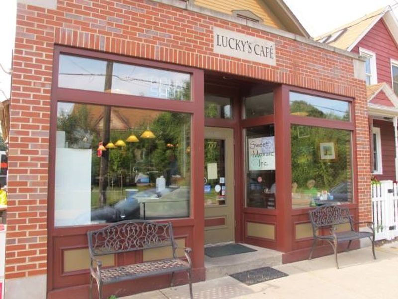 Lucky&rsquo;s Caf&eacute; &mdash; Cleveland