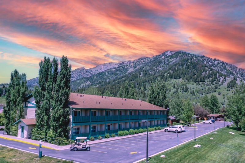 Flying Saddle Resort