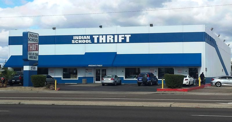 Location, parking, and timing your visit