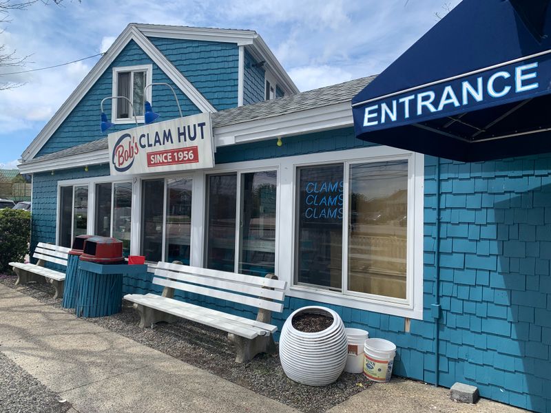 Bob&rsquo;s Clam Hut &ndash; Portsmouth, New Hampshire