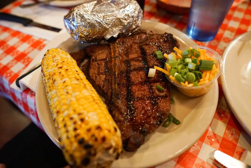 What to pair: sides, drinks, and desserts