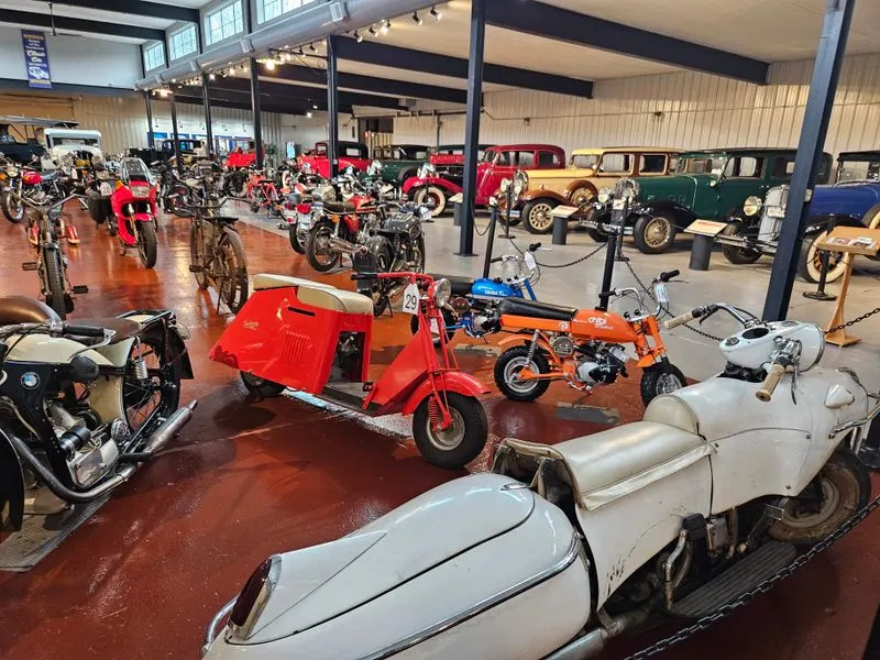 Gift shop and takeaways: souvenirs, catalogs, and support