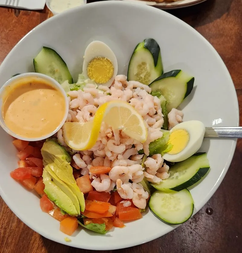 What to order with chowder: salads and seafood sides