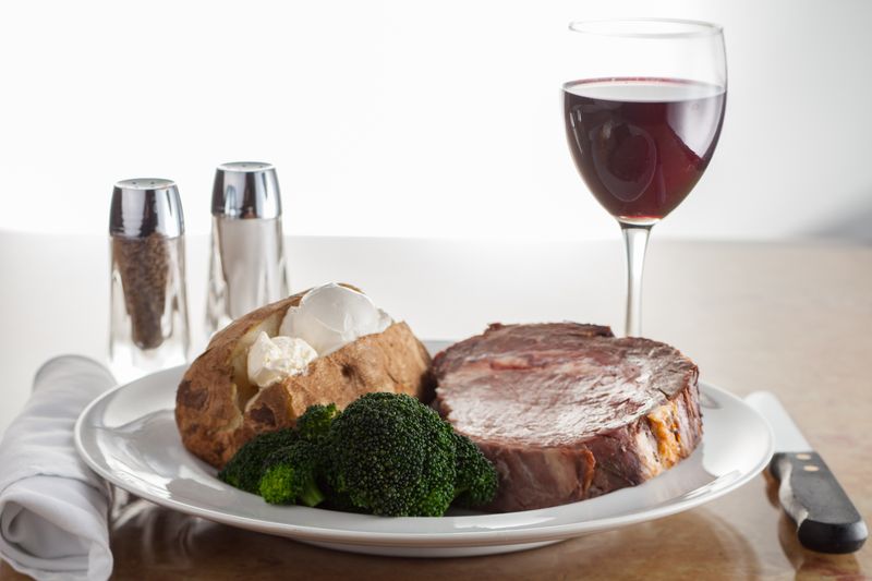 Gun Lake Casino &ndash; Sandhill Caf&eacute; Buffet, Wayland