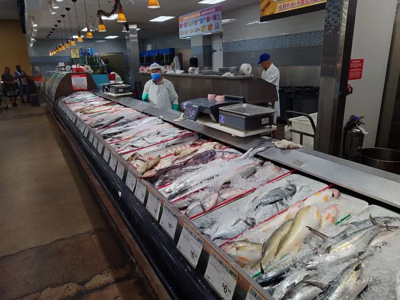 Seafood and Live Tanks