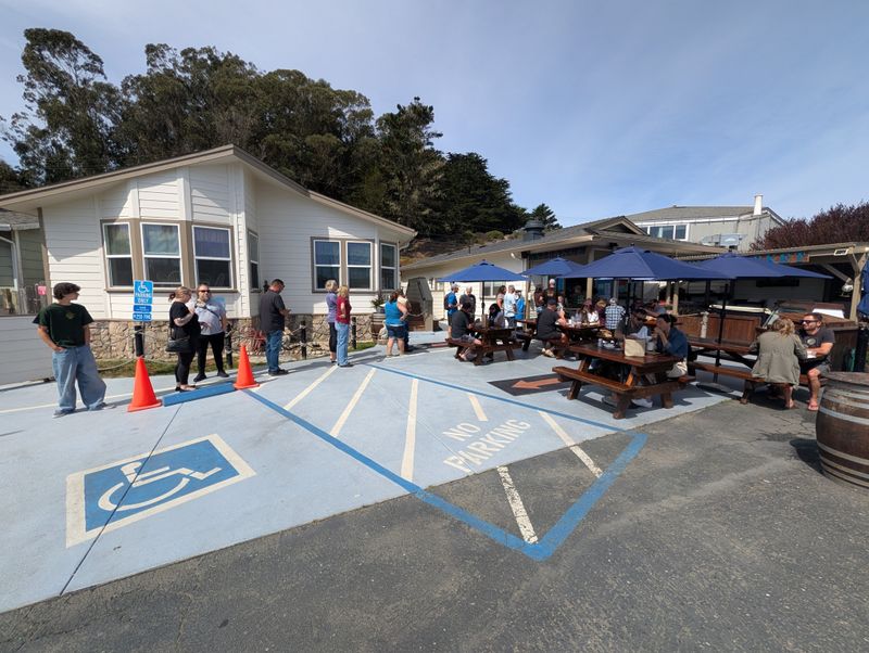 Navigating parking and the stroll