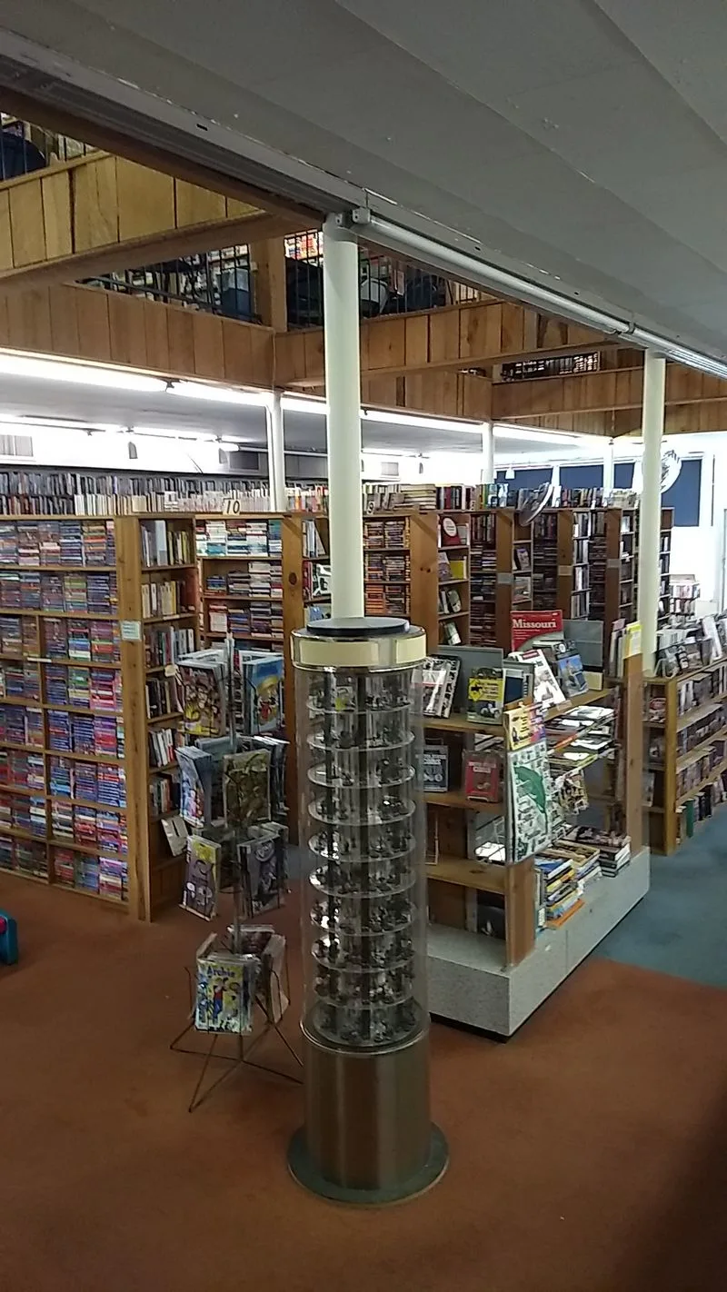 Thrift and Antique Safari on Washington Avenue