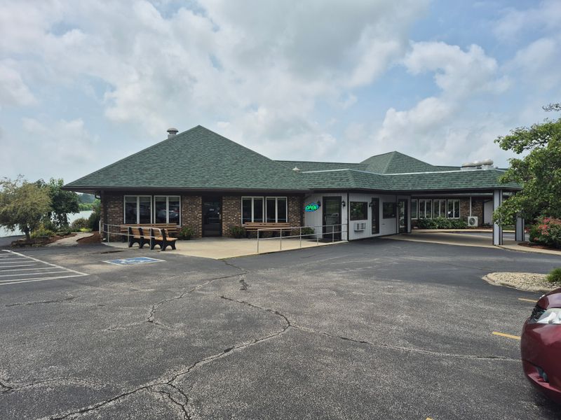 Stoll&rsquo;s Lakeview Restaurant &mdash; Loogootee