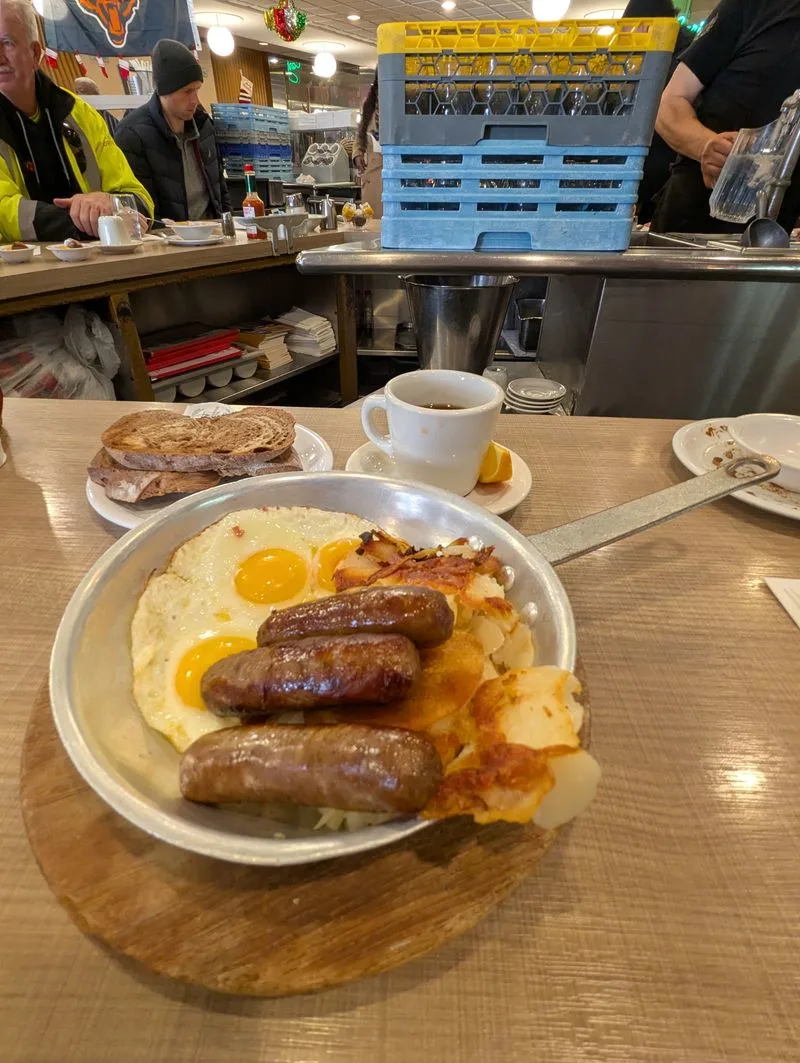 Lou Mitchell&rsquo;s (Chicago, Illinois)