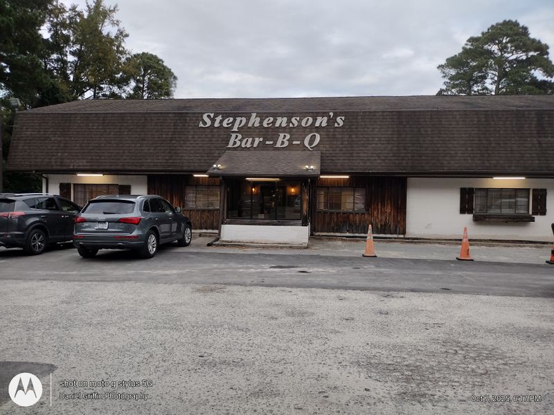 Stephenson&rsquo;s Bar-B-Que (Willow Spring)