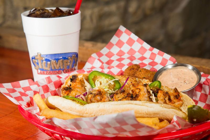 Cozy Eats: Comfort Food and Fireside Tables