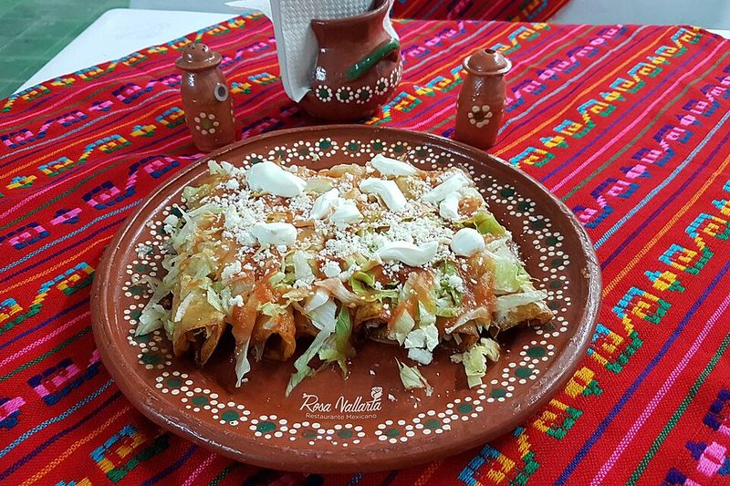 Cheese Enchiladas with Red Sauce