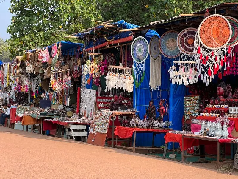 Hack That Fails: Buying Souvenirs in Tourist Traps