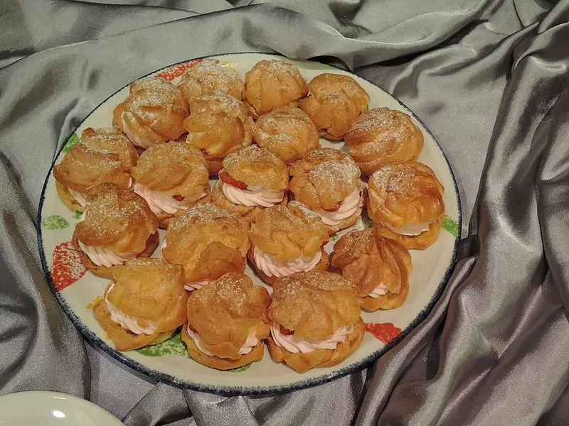 Schmidt's cream puff