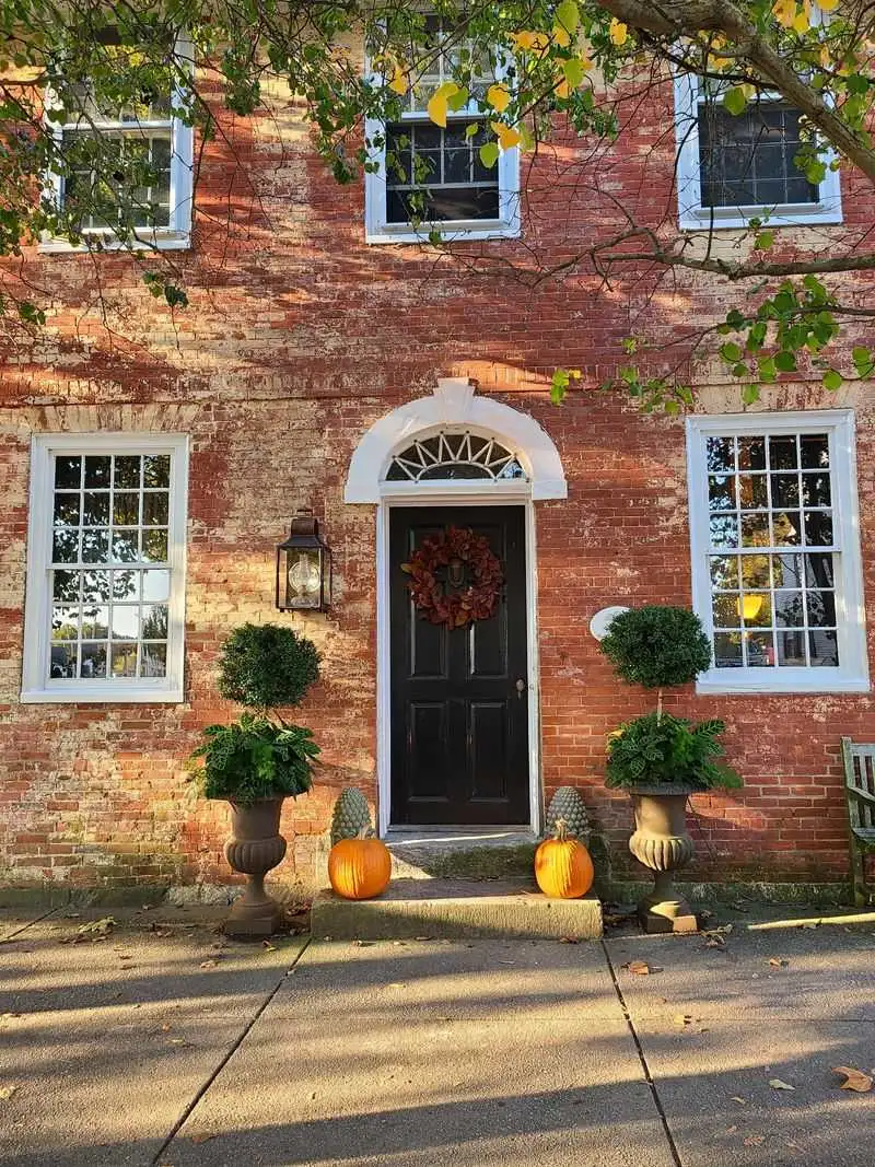 Boutique Browsing on Main and Brown Streets