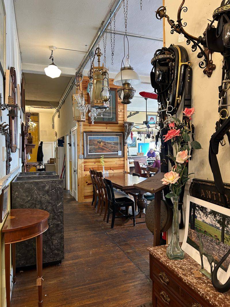 Courtyard Deli - Lexington