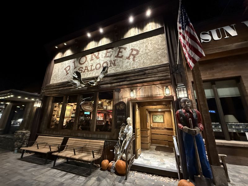 The Pioneer Saloon &mdash; Ketchum