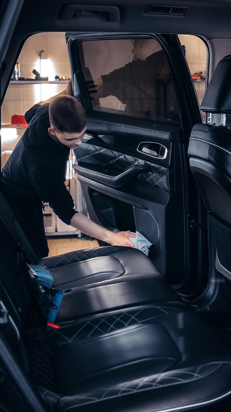 Single-Use Cleaning Wipes for Cars