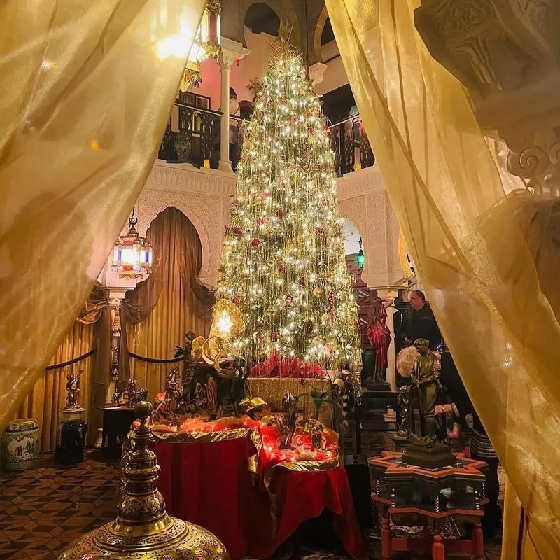 Seasonal Museums After Dark