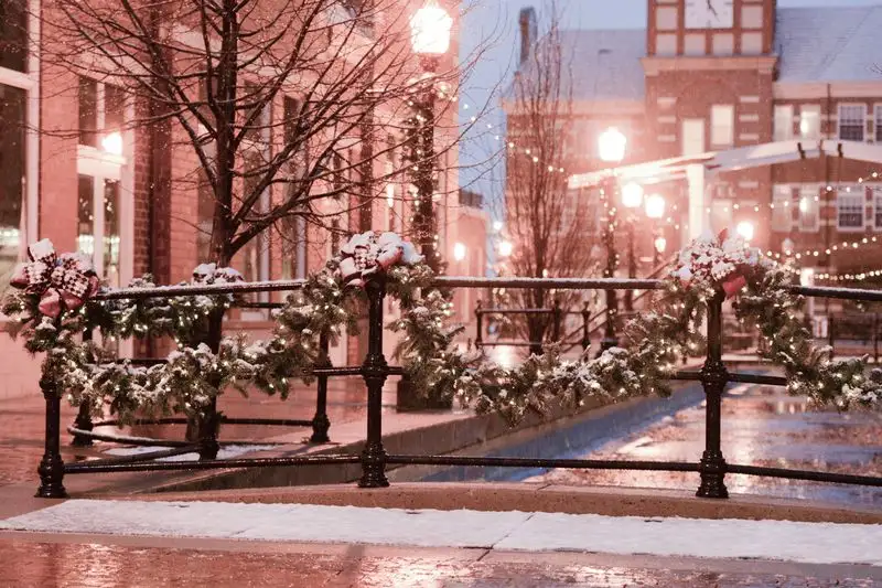 Candlelit Walks Around Town Square
