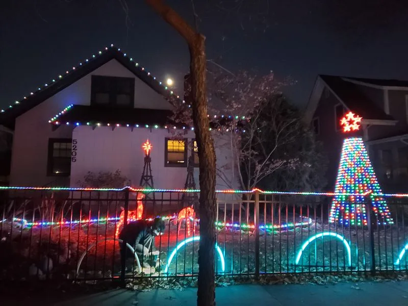 Holiday lights tour through Minneapolis neighborhoods