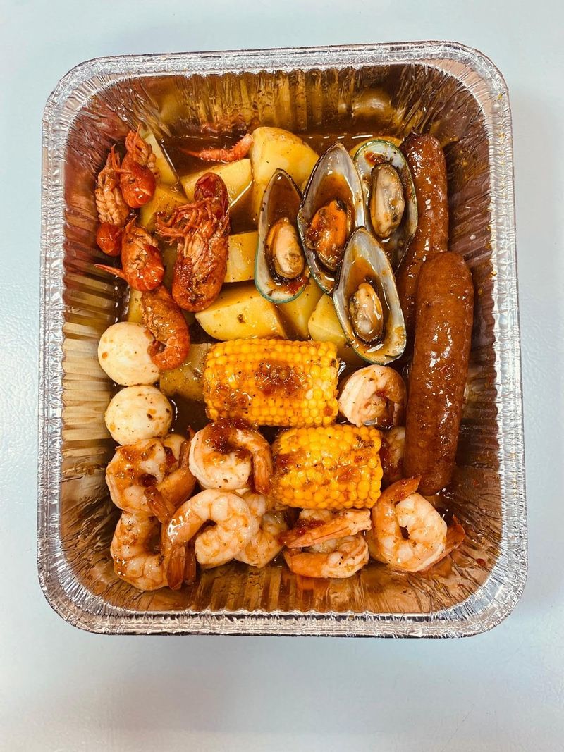 Luna&rsquo;s Chicken N&rsquo; Seafood &mdash; Kansas City