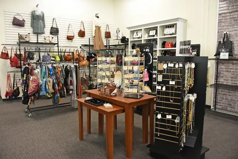 Neat Repeats Resale Shop (Middlebury)