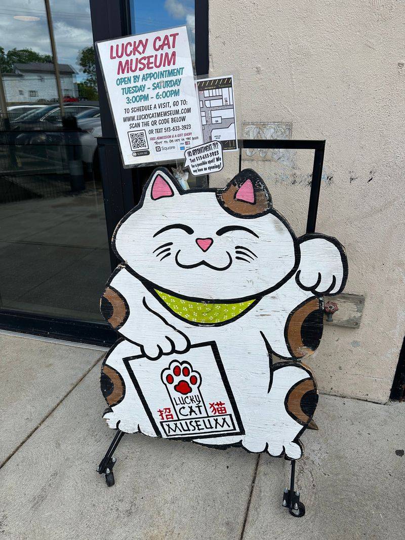 Origins and symbolism of the Maneki Neko