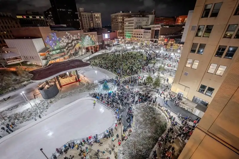 Akron Lock 3 and 720 DEC MKT Holiday Events