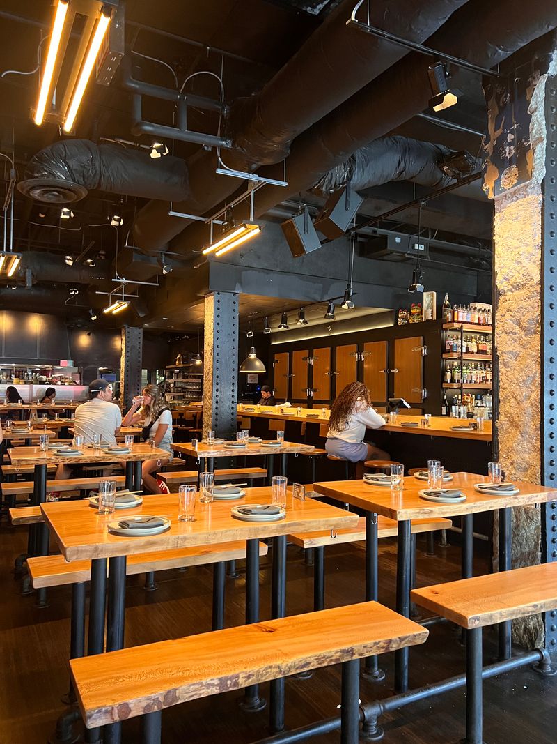 Illinois &mdash; Sushi-san (Chicago)