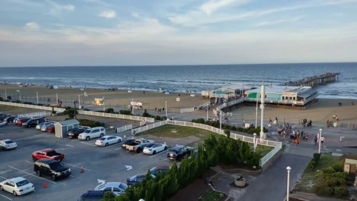 If you miss 1980s beach boardwalks, these 14 East Coast towns still have that feel