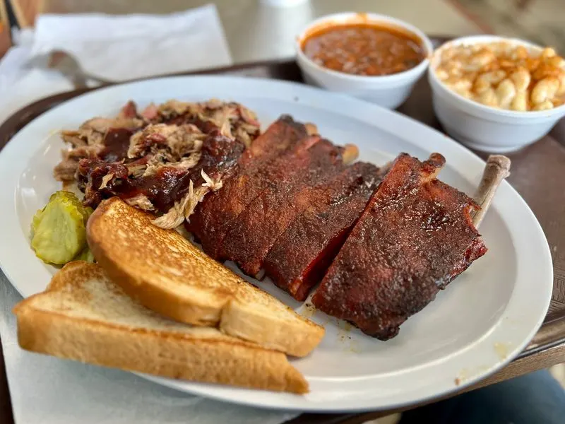 Brisket Plate: Why Everyone Drives In