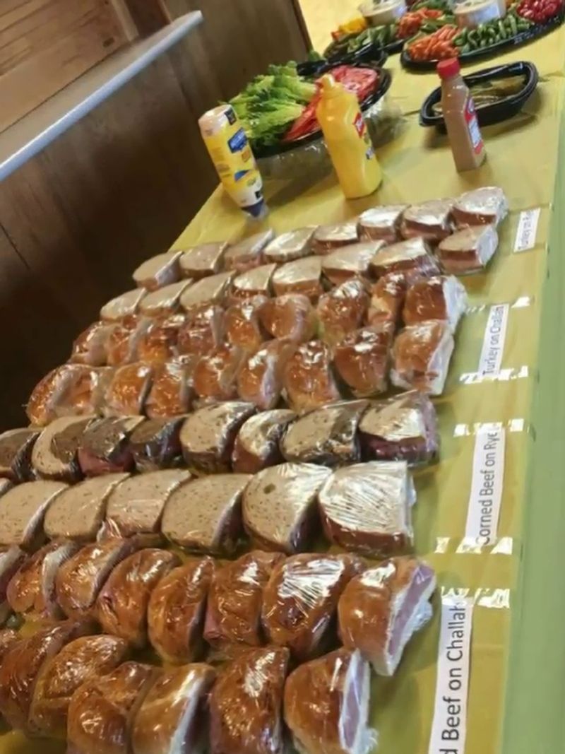 Iowa &mdash; Maccabee&rsquo;s Kosher Deli