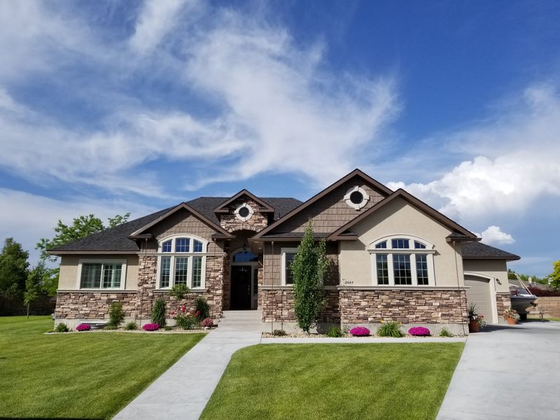 Real Estate & Housing Market Dynamics
