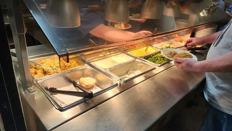 What to Expect From the Buffet Line