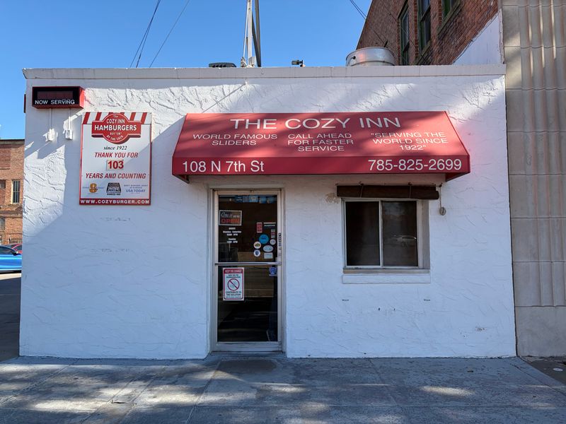 Kansas — The Cozy Inn (Salina)