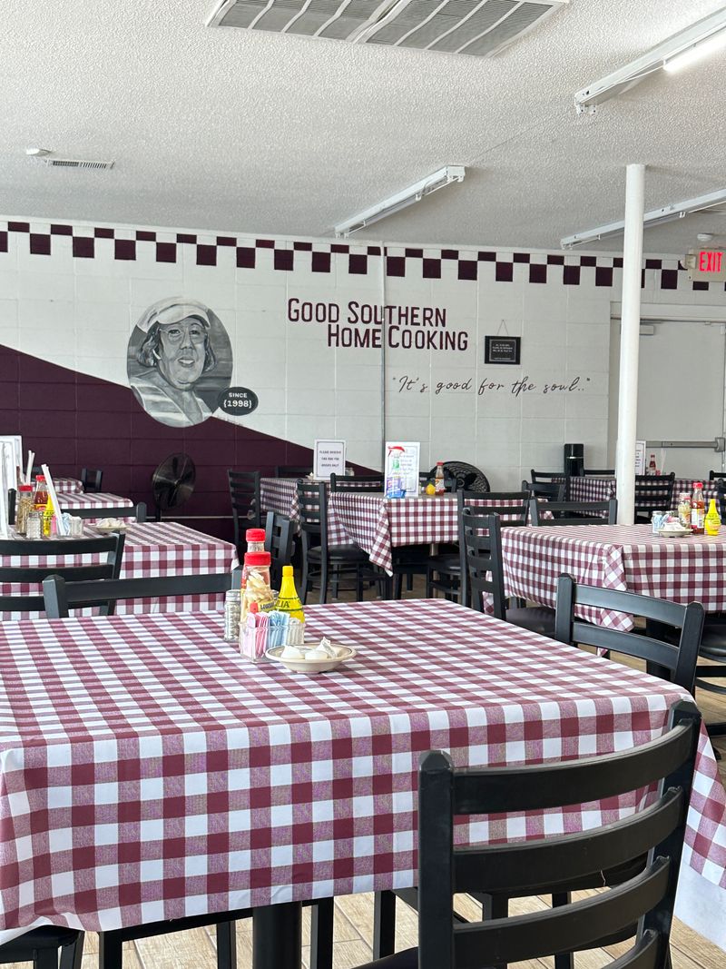 Dots Soul Food Restaurant – Hillsboro