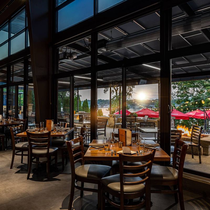 Kentucky &ndash; River House Restaurant and Raw Bar (Louisville)