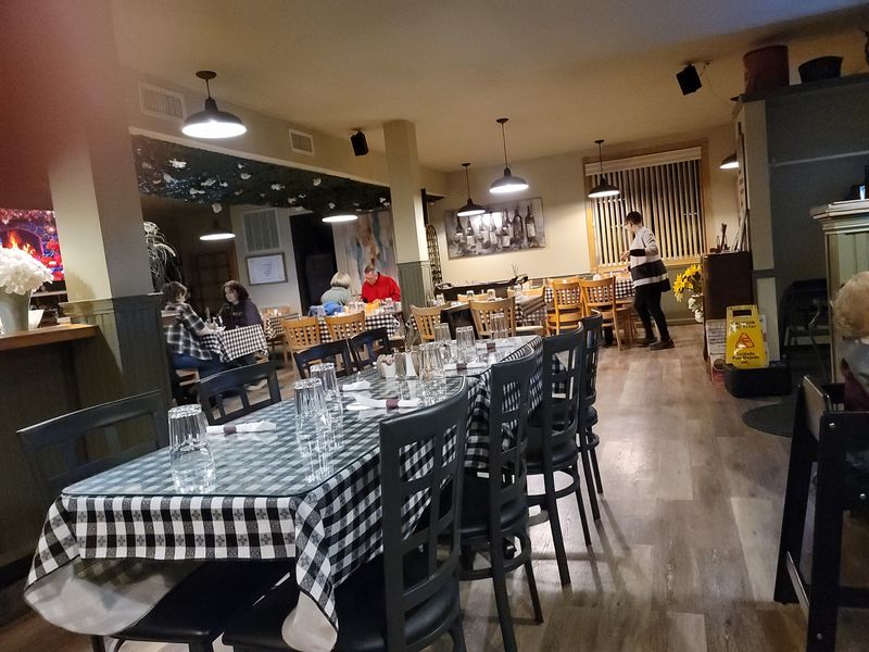 Willie Mae's Place - Gilbert