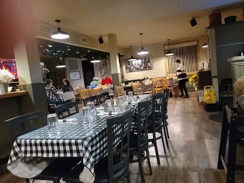 Willie Mae's Place - Gilbert