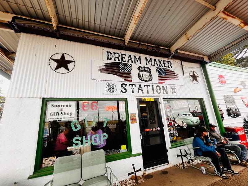 Midpoint Caf&eacute; &mdash; Adrian, TX