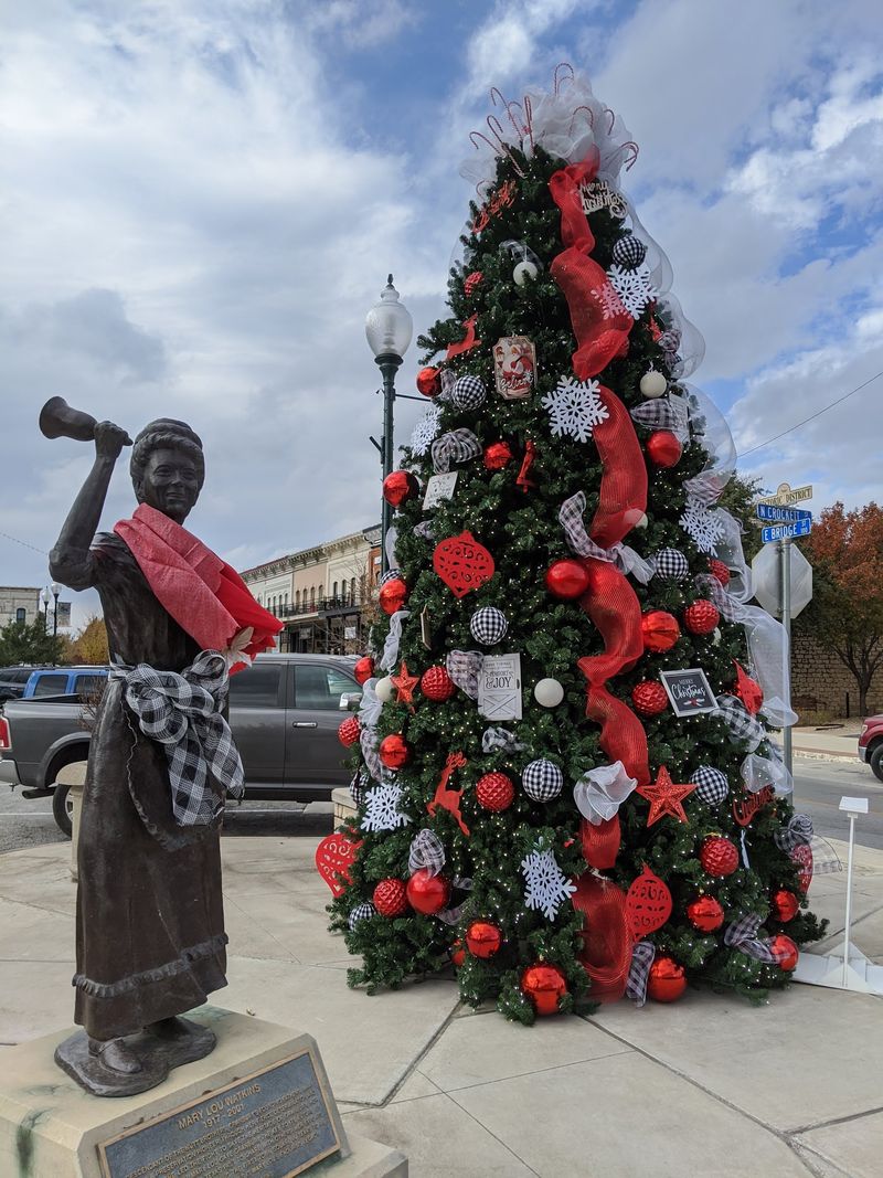 Holiday Historic Home Tours and Local Lore