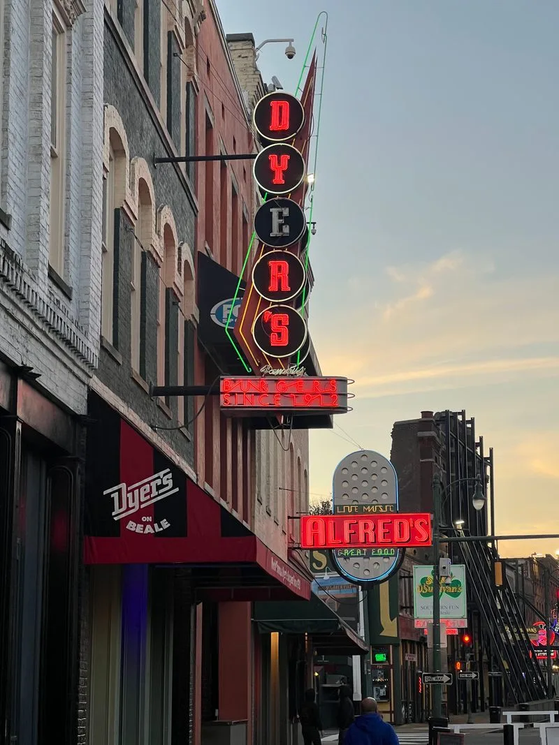 Dyer’s Famous Hamburgers