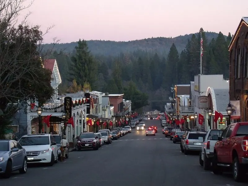 Scenic Foothill Surroundings