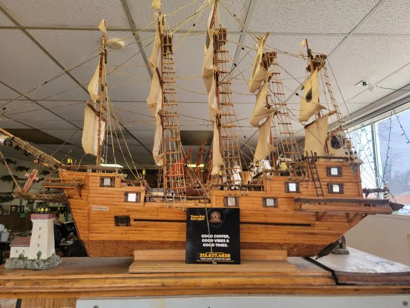 Quaint Lakeside Setting