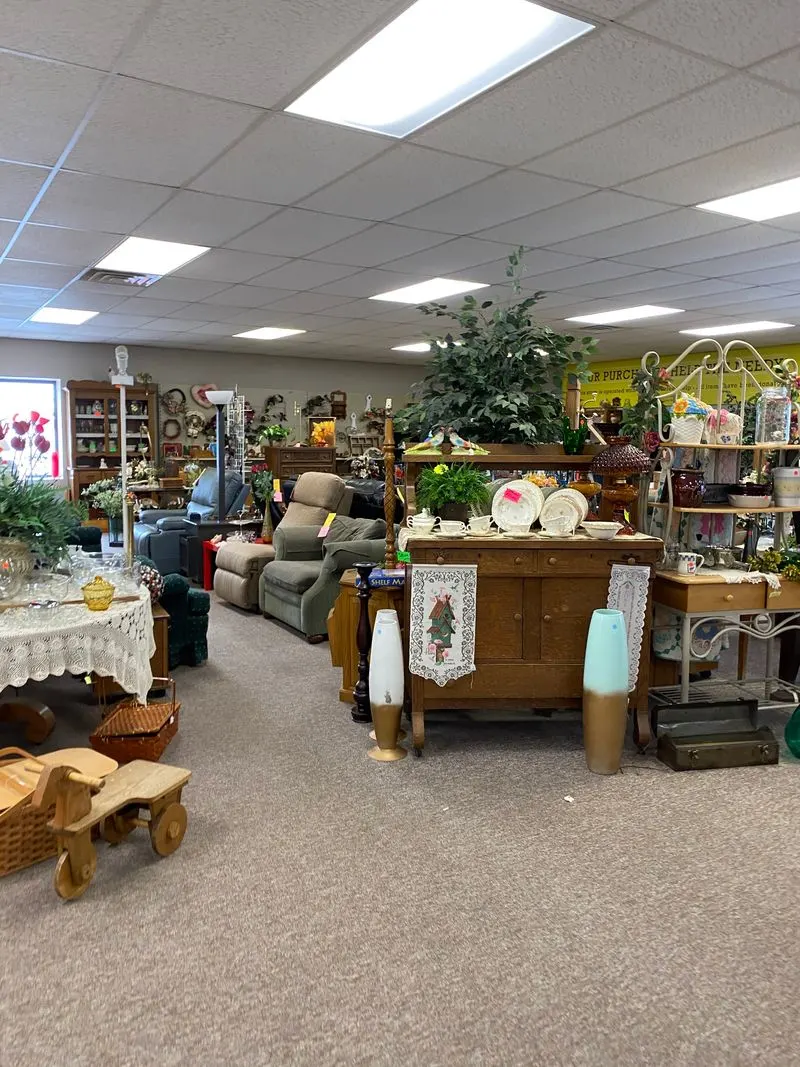 What to look for: clothing, housewares, and Amish Country gems