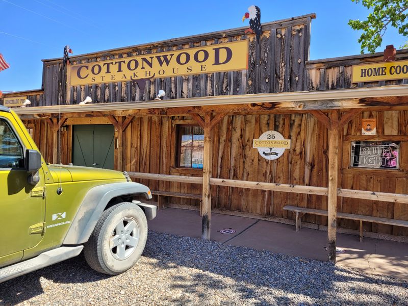 Cottonwood Steakhouse &ndash; Bluff, UT