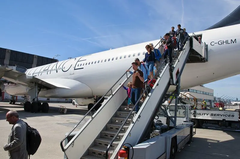 Yielding During Deplaning
