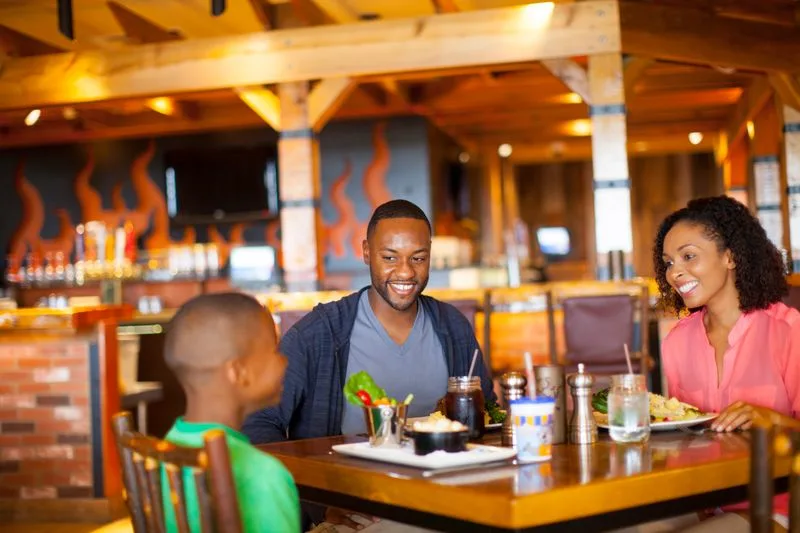 Dining choices that keep everyone fueled