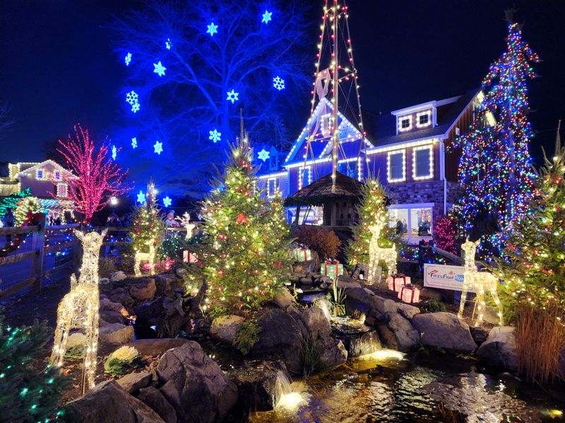 Peddler’s Village Christmas Festival